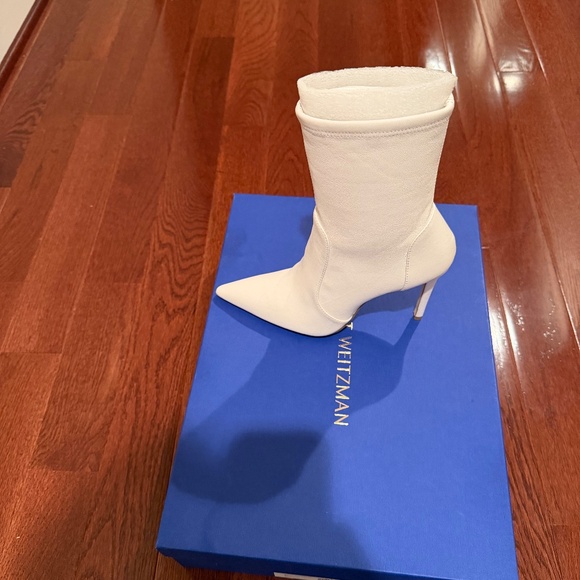 Women’s Bootie - Picture 1 of 7